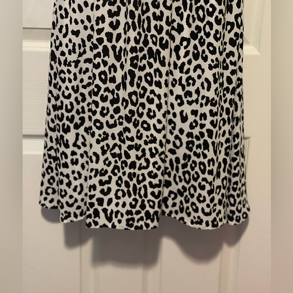 Express Animal Print Bow Tie Midi Dress - Picture 4 of 8